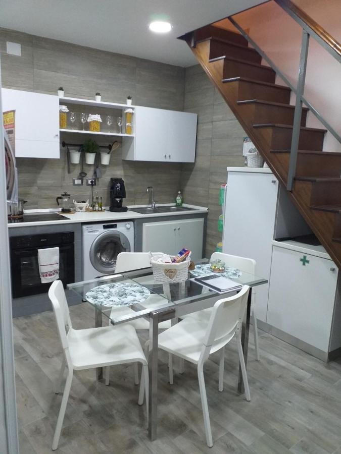 Апартаменты Sasy Jr House Via San Mattia 72 Неаполь Экстерьер фото