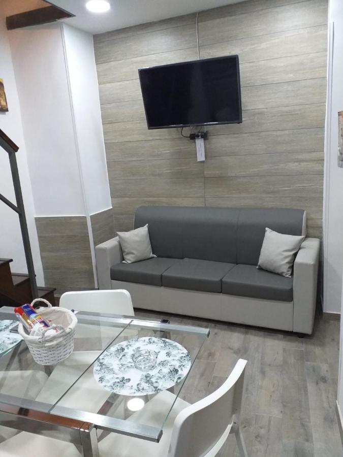 Апартаменты Sasy Jr House Via San Mattia 72 Неаполь Экстерьер фото